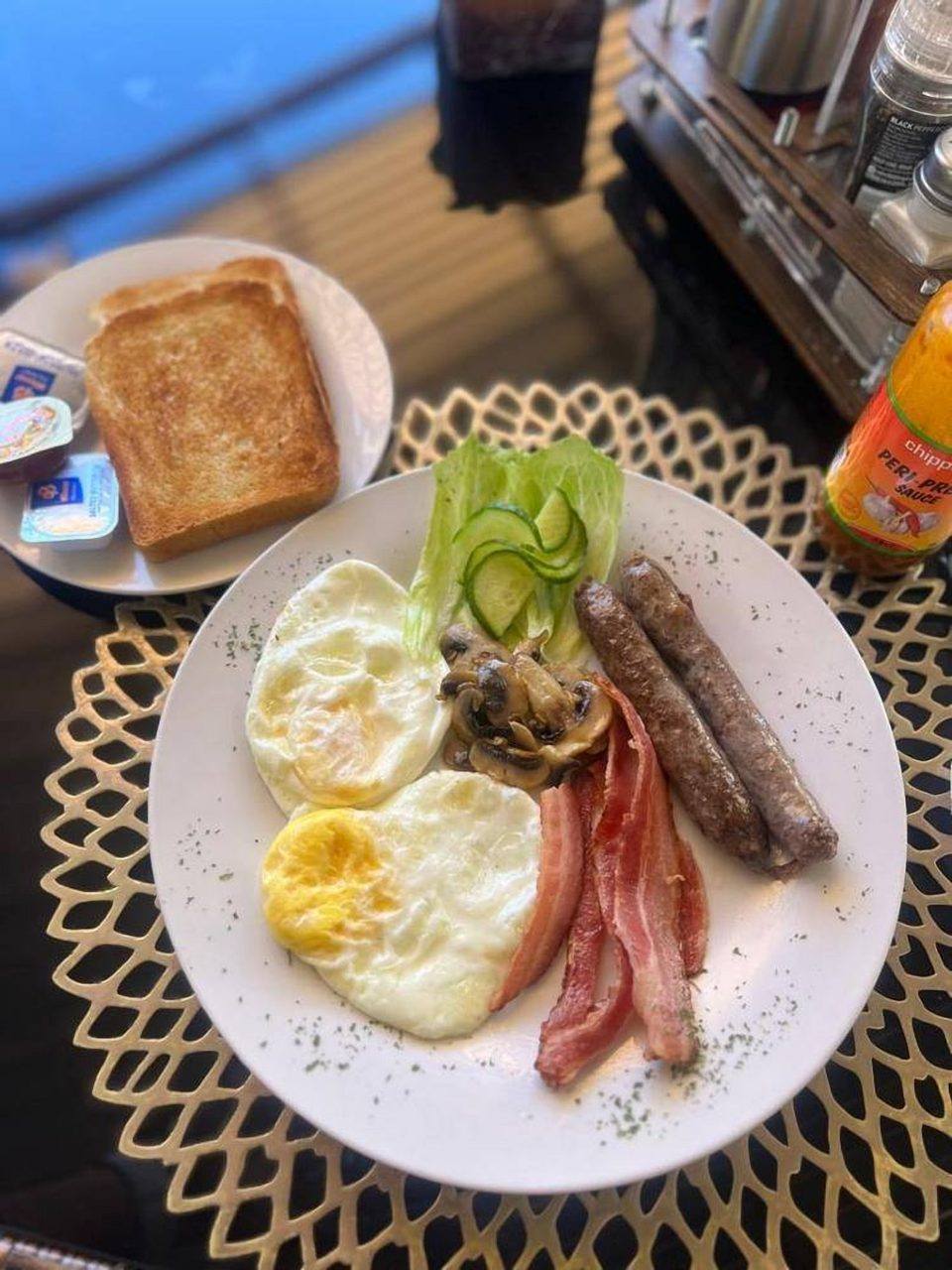 Full breakfast plate with toast